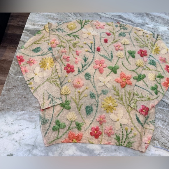 Sweaters - Floral Embroidered Pullover Medium Cottagecore Textured Garden Sweatshirt. New